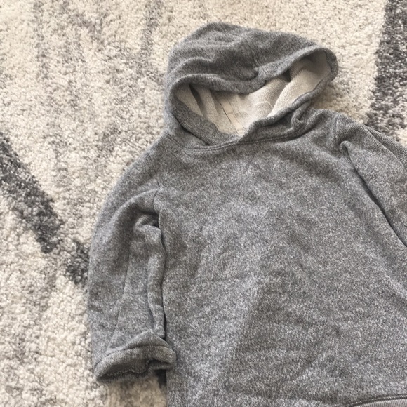 ⚡️$4 FLASH SALE⚡️ Sweatshirt Gray Baby Gap 2T - Picture 4 of 8